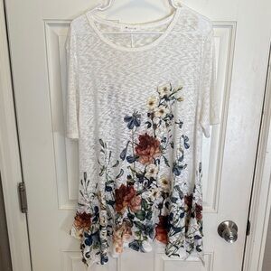 White Floral Short Sleeve Knit Top